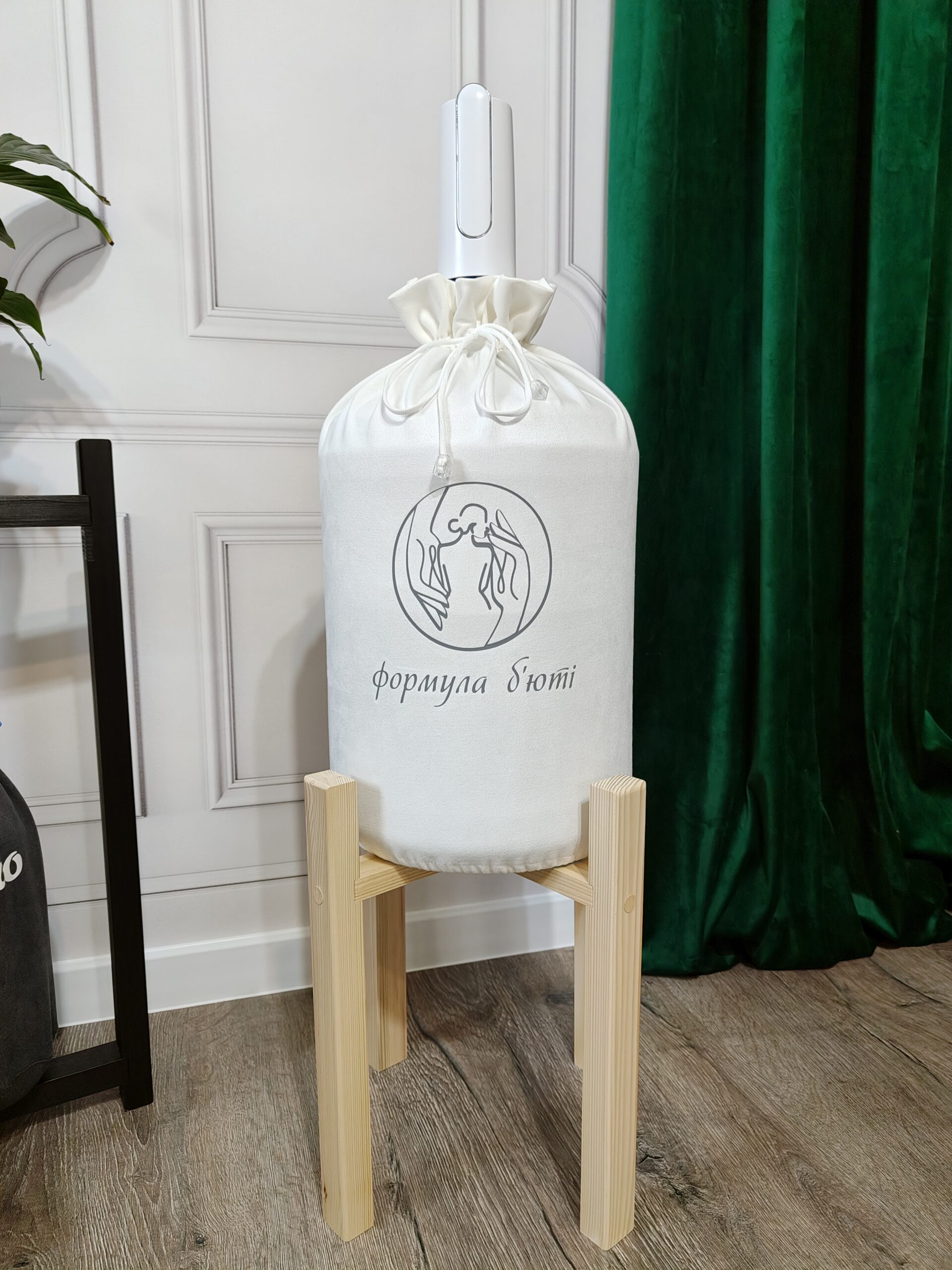 Підставка під бутель вис. 39 см натур.