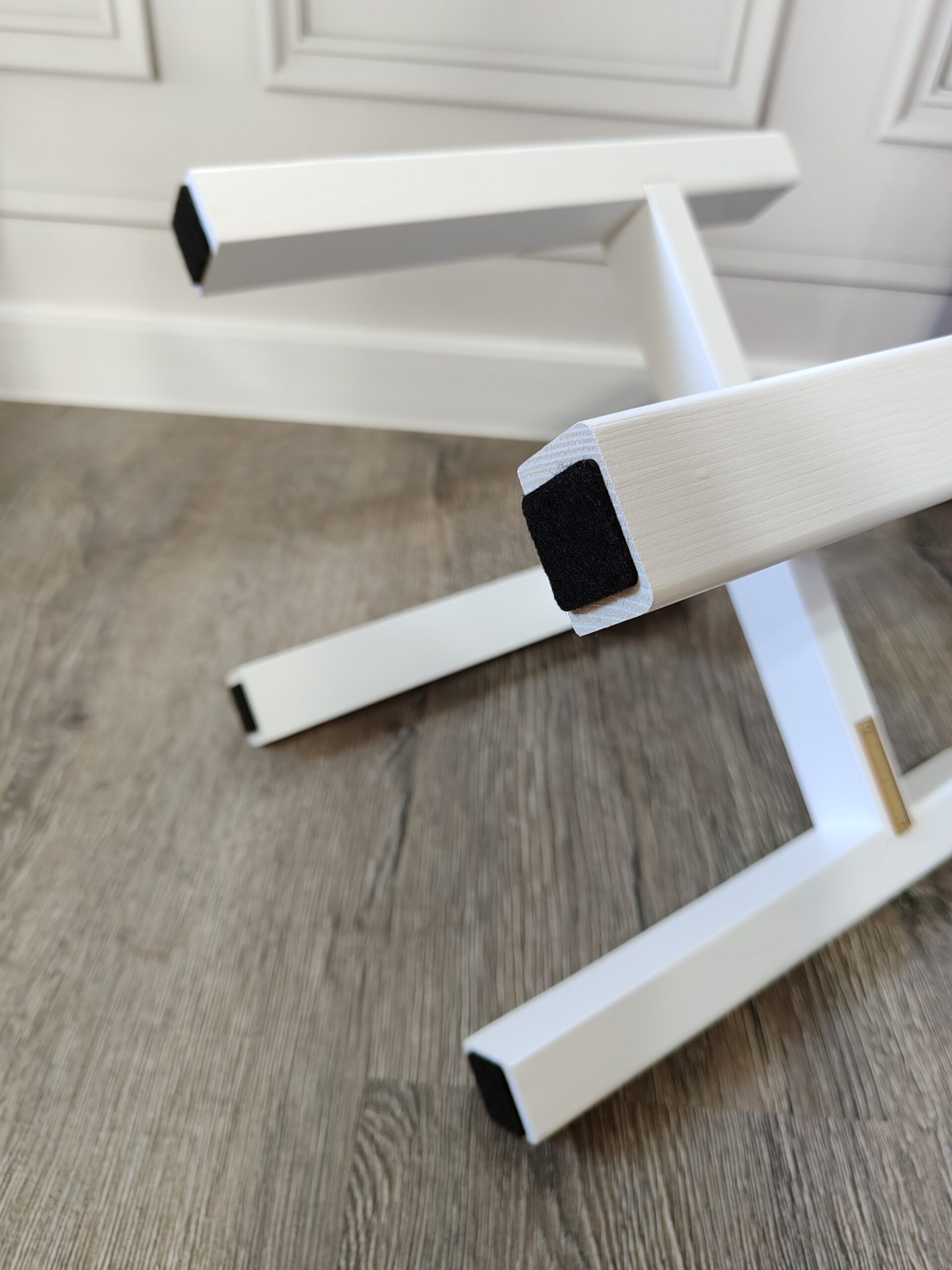 Підставка під тубус 29 см біла