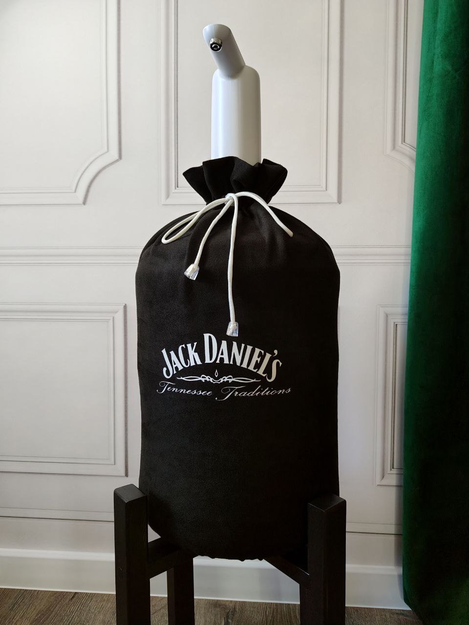 Чохол на бутель з написом