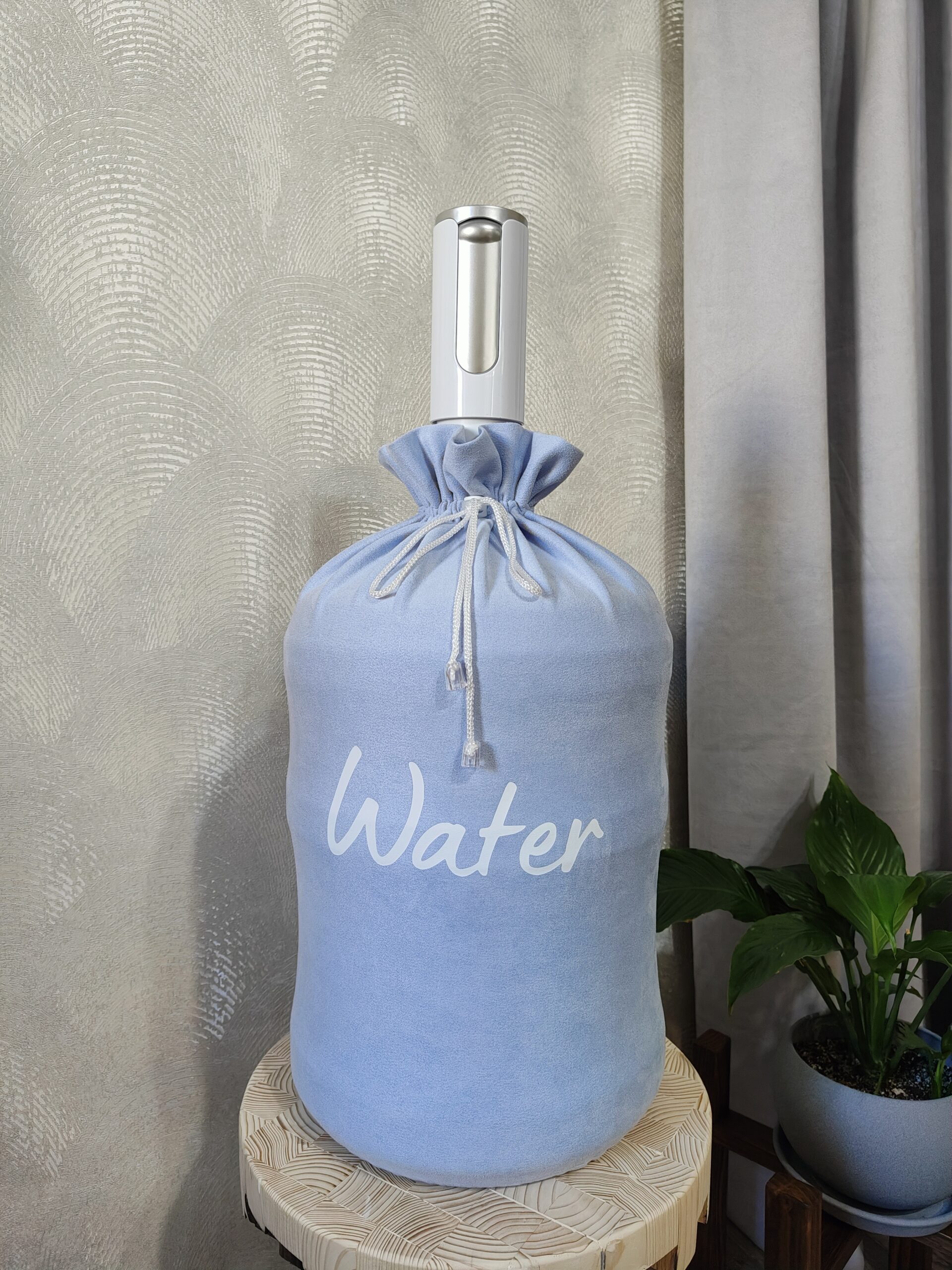 Чохол на бутель 19л water