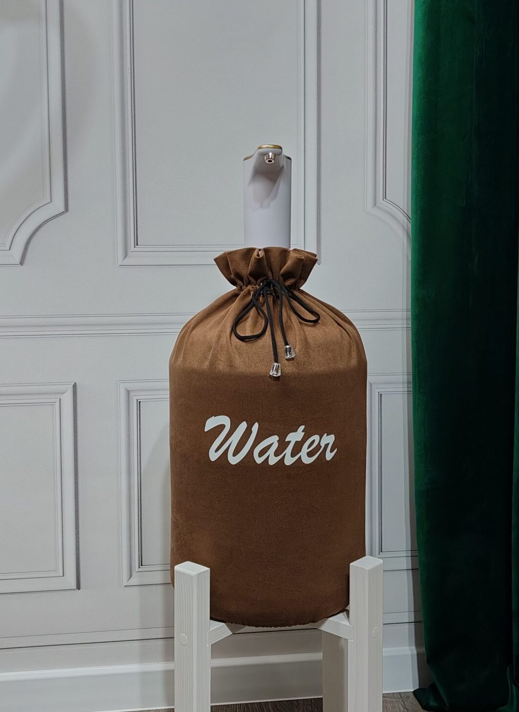 Чохол на бутель 19л water